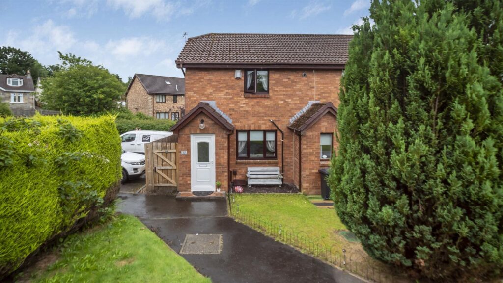 Burnside Crescent, Hardgate