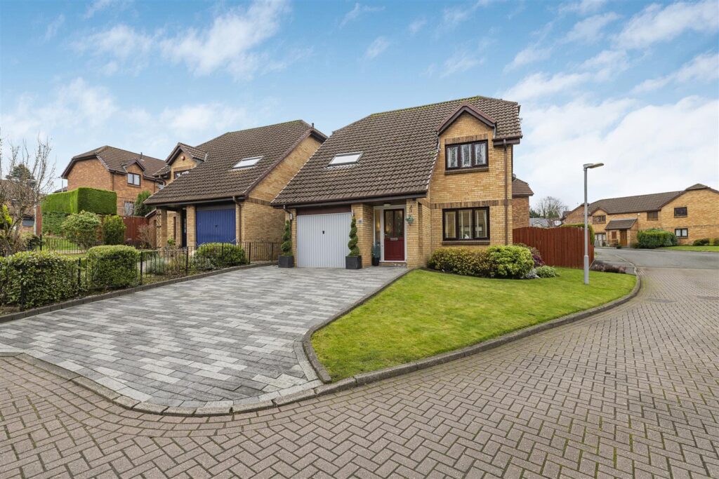 Burnside Crescent, Hardgate, Clydebank