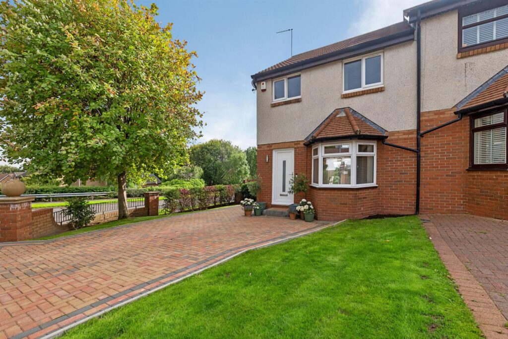 Oronsay Crescent, Old Kilpatrick