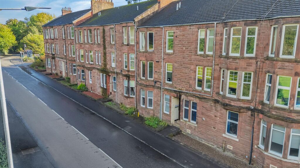 Dumbarton Road, Bowling
